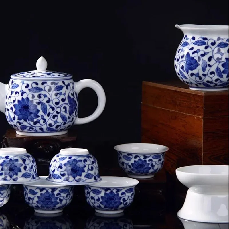 

New Product 9 Pieces Jingdezhen Grand Master Hand Painted Teapot Sets Living Room Sets Blue and White Porcelain Tea Cups Sets