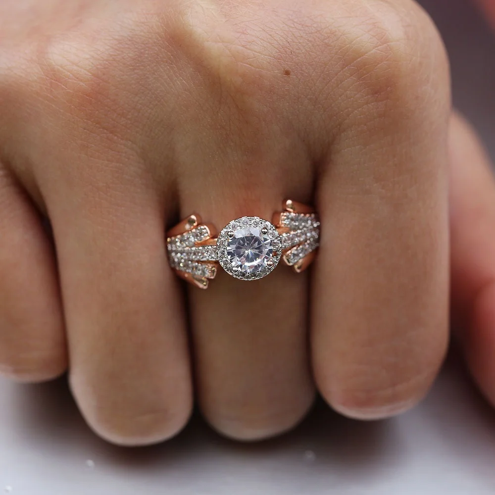 

Fashion Hollow Plant Zircon Rose Gold Engagement Ring for Female Two-tone Flower Rhinestone Wedding Rings Jewelry