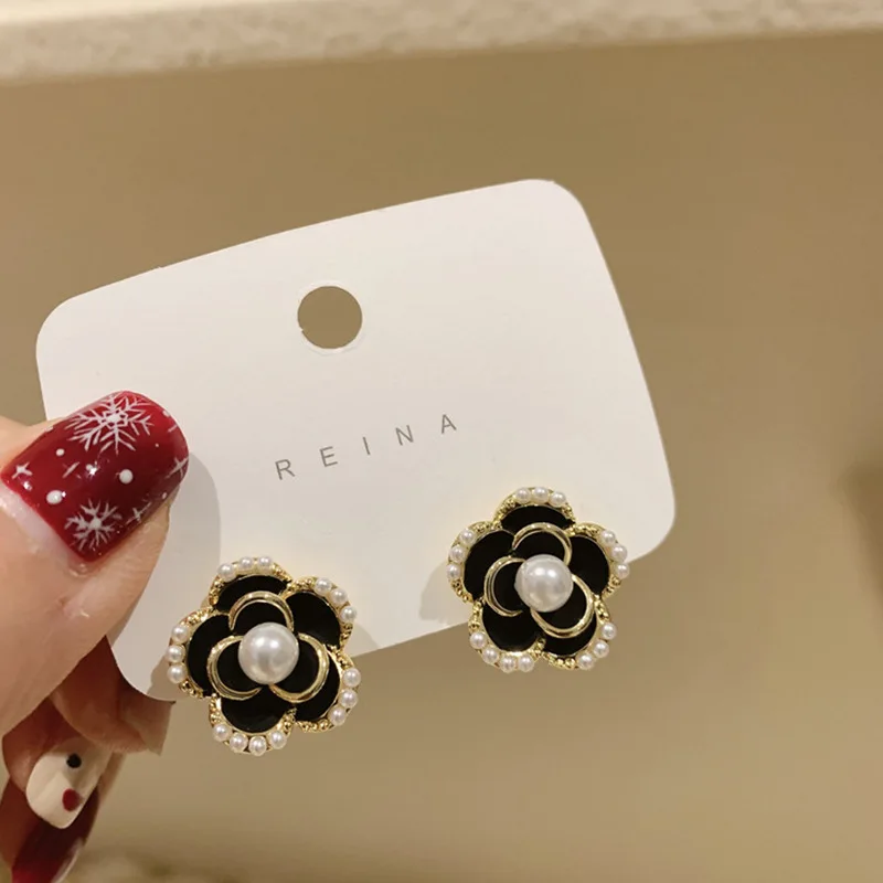 

black fashion elegent pearl flower earring charms
