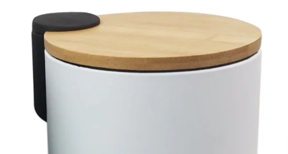 trash can4.png