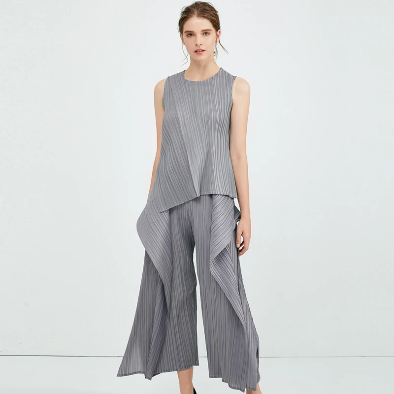

Pleated top, T-shirt, Vest + casual wide leg pants, irregular fashion suit, female