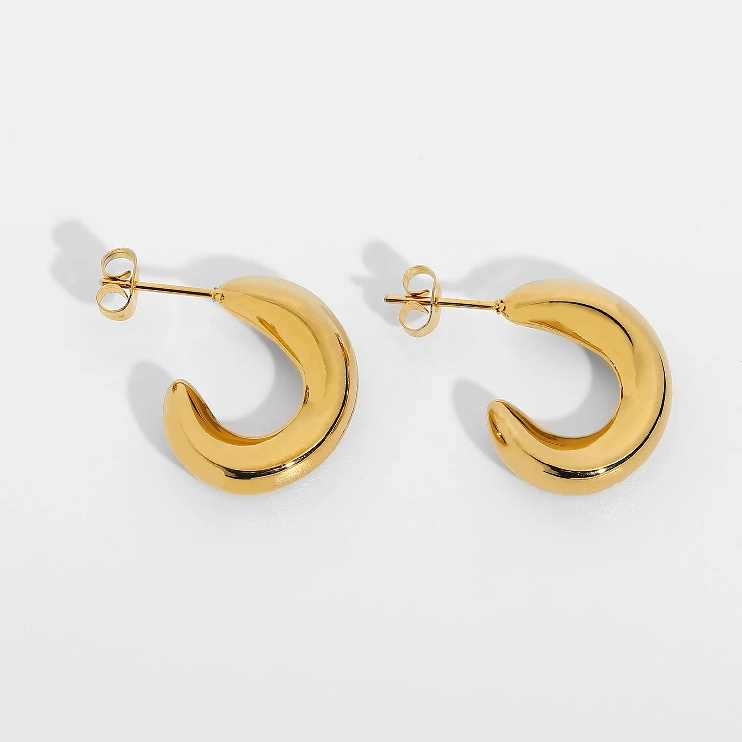 

MInimalist Gold Plated Stainless steel C- shaped hollow earrings new titanium steel small hoop earrings