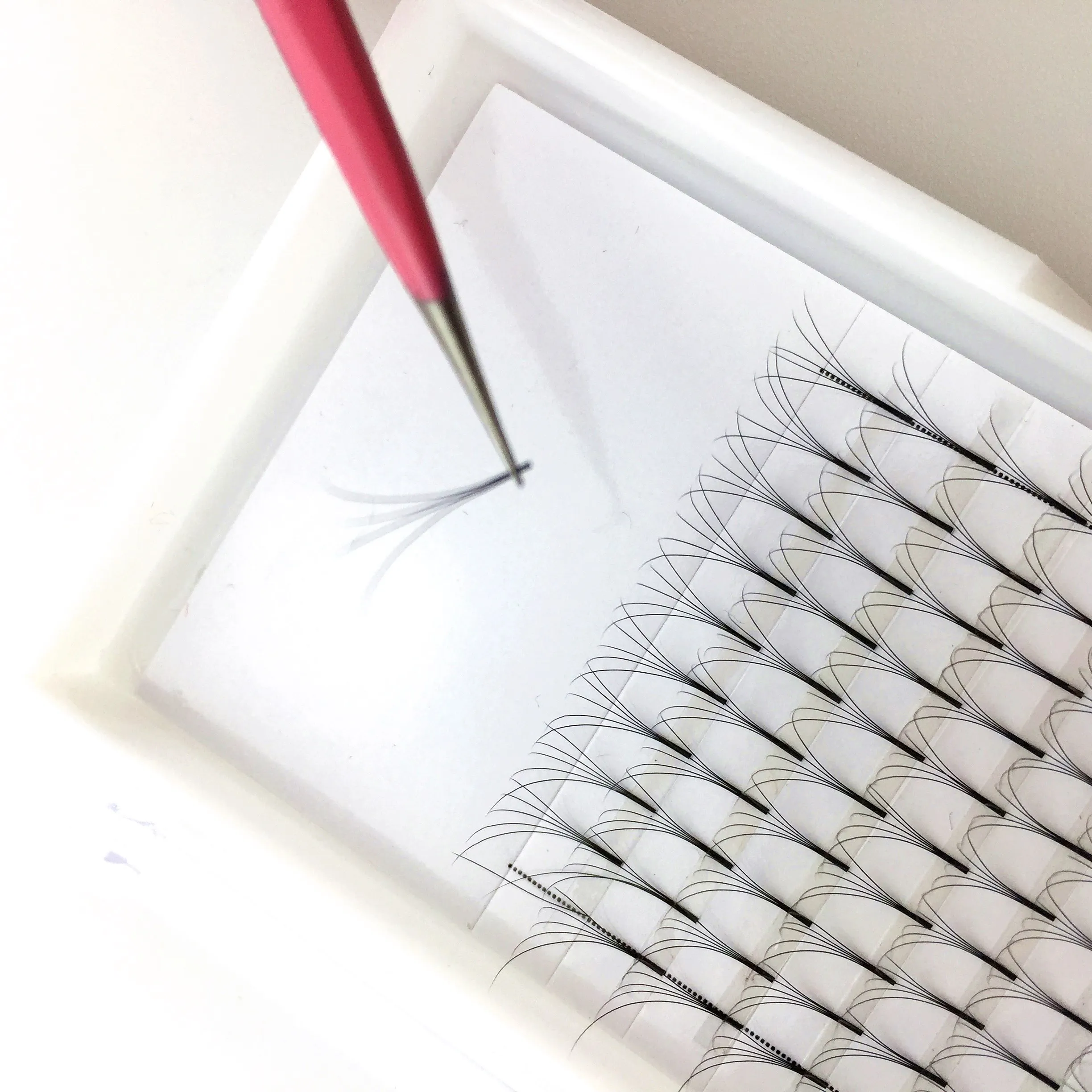 

Wholesale 2D-20D pre made fans eyelashes premade volume eyelash extension 0.05mm 0.07mm lashes extensions, Natural black