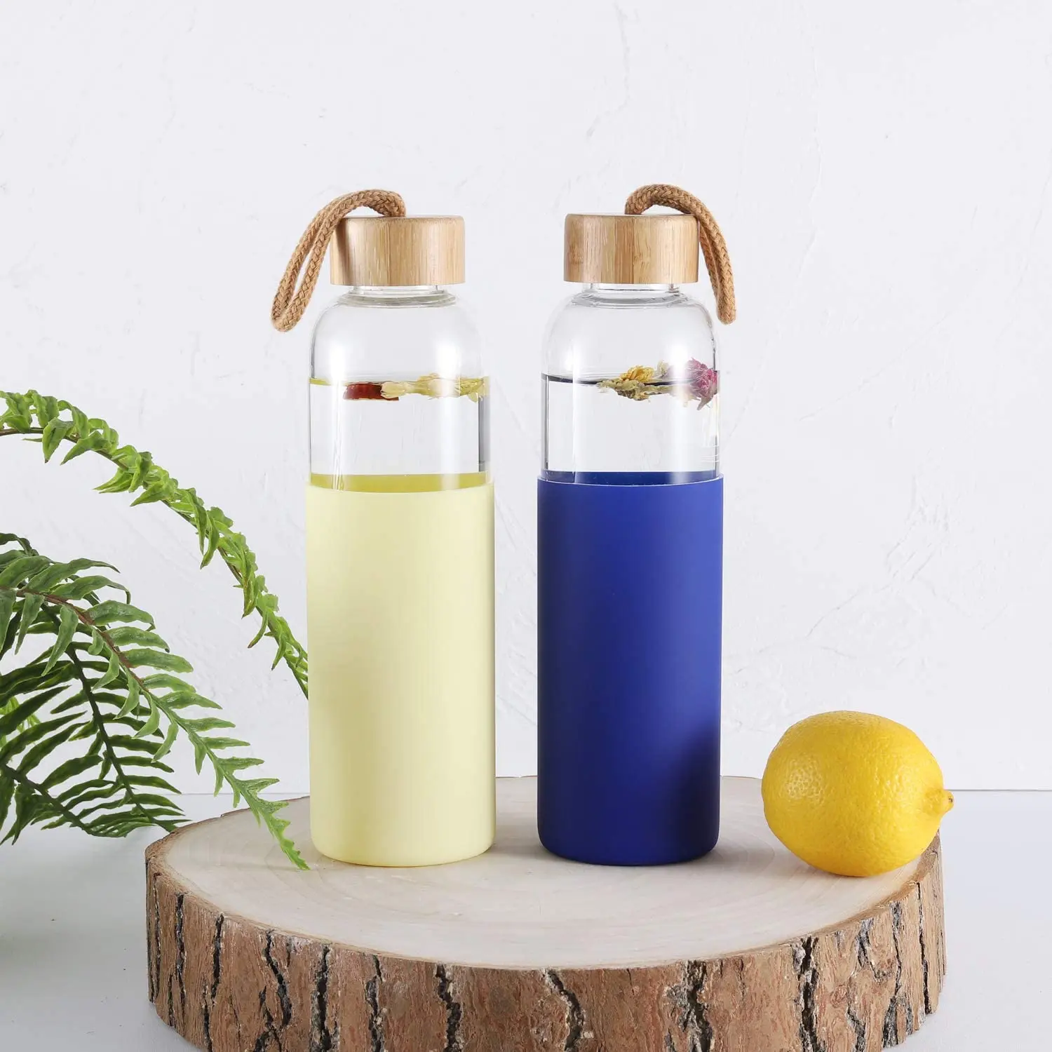 

17oz Costom glass water bottle silicone sleeve pink glass water bottle with bamboo lid, Customized color