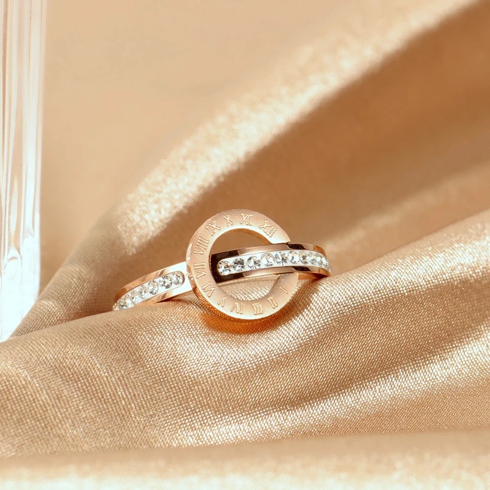

2021 New Ladies Popular Fashion Roman Numeral Circle Zircon Titanium Steel Ring Female INS Style Banquet Temperament Jewelry, Gold