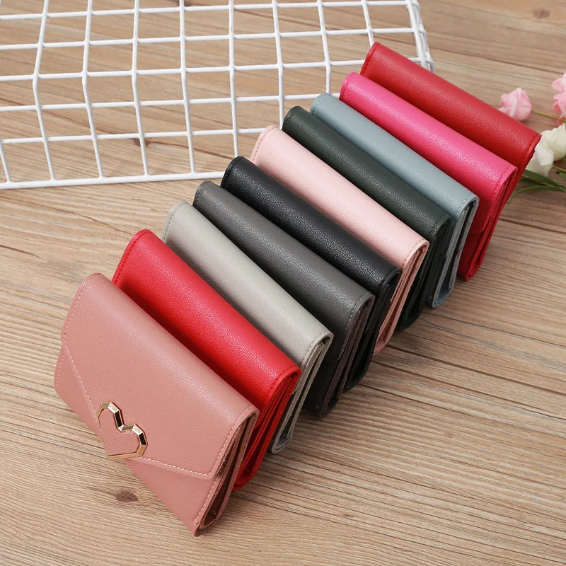 

2021 New Vintage Little Coin Pocket Pu Leather Thin Minimalist Metal Heart Shaped Short Tri Fold Summer Small School Bag Wallet