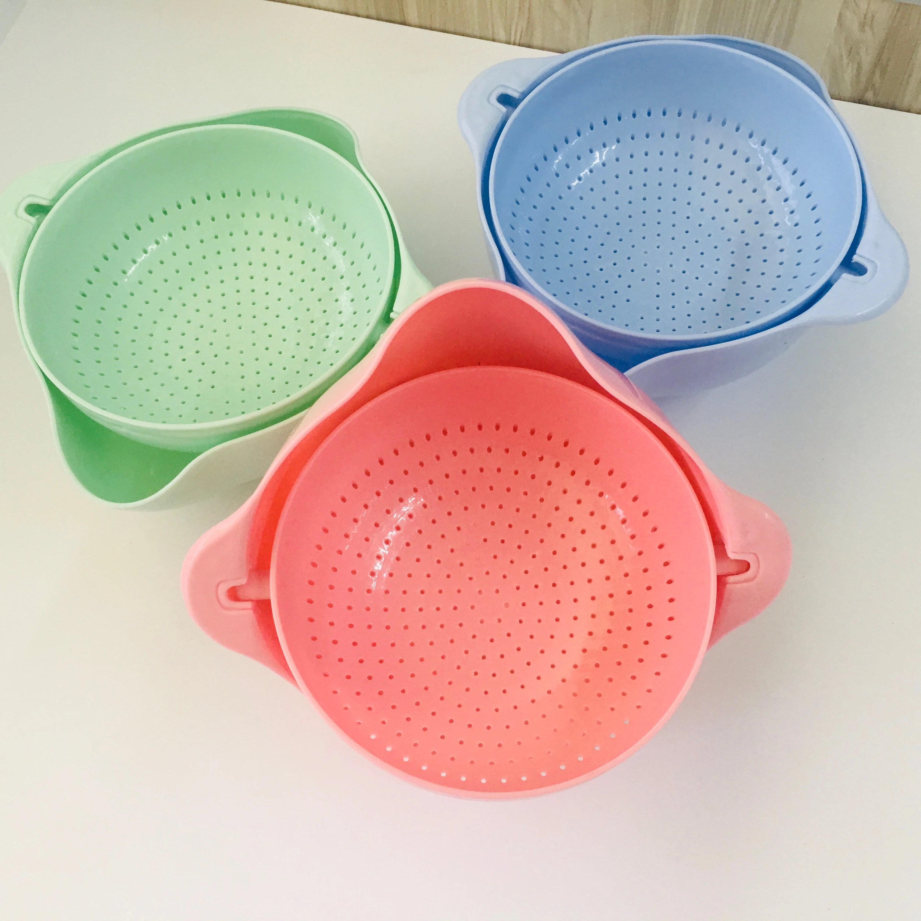 

Kitchen Colander Small Strainers 2 in 1 Strainer Colanders Set Plastic Fruit Washing Bowl, Mix color