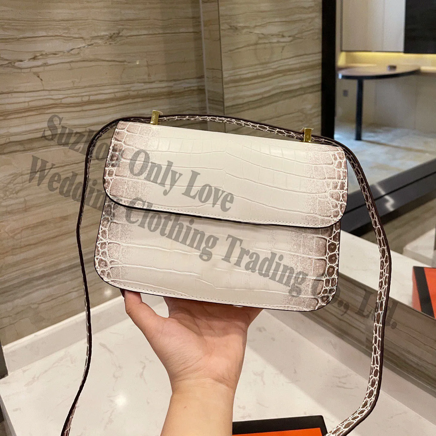 

New 2021 Alligator Genuine Leather Flap Cover Hand Bags Women Fashion Gradient Color Round Clutch Shoulder cross body bag ladies