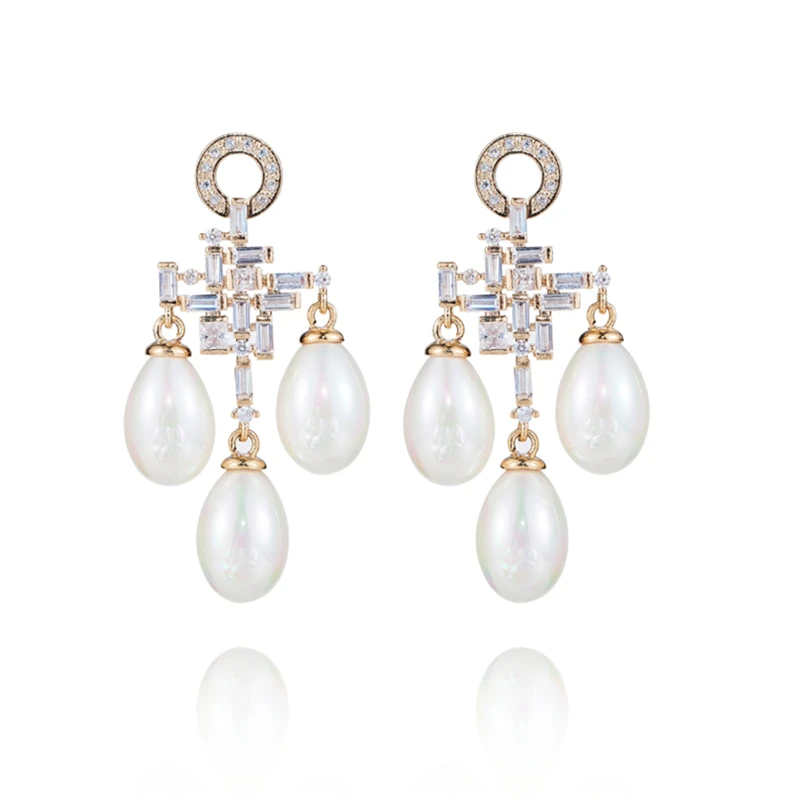 

Classic Pearl Drop Earring Elegant Shinning Pearl Pendant Paved Cubic Zirconia Earrings Women Wedding Banquet Earring