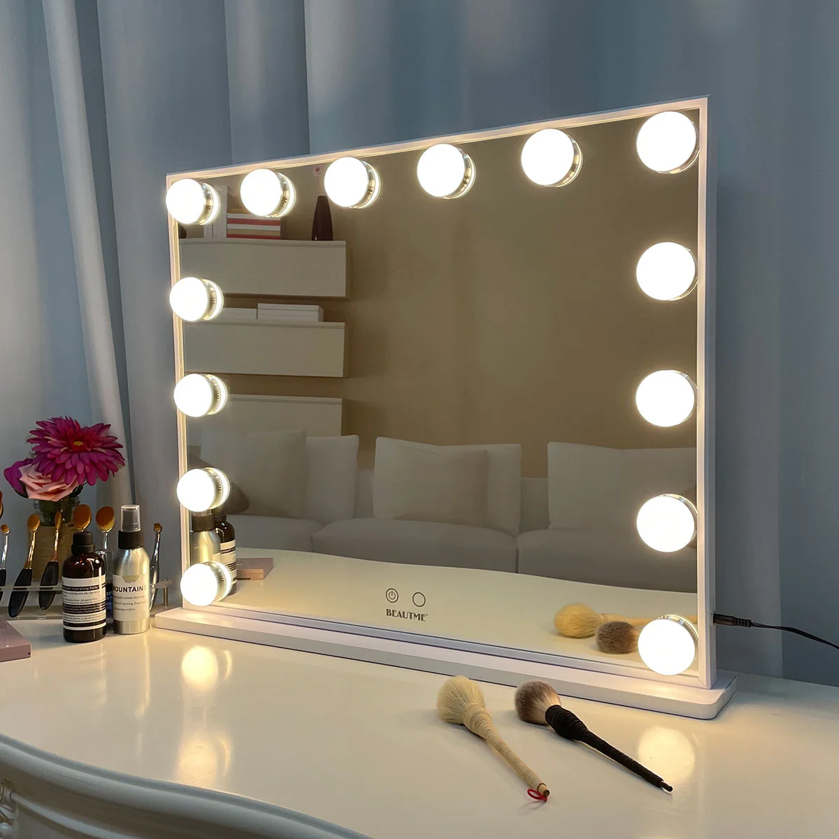 

Hollywood Bedroom Table Make up Mirror Lighted Vanity Mirror With 10X Magnet Magnifying Mirror with 14 Dimmable LED Bulbs, Silver,whit