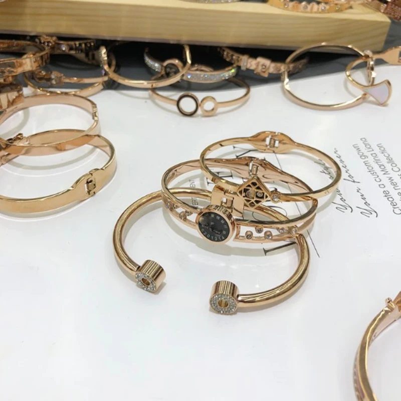 

European and American Bracelet female titanium steel rose gold bracelet, Sliver/rose gold/goldor customized