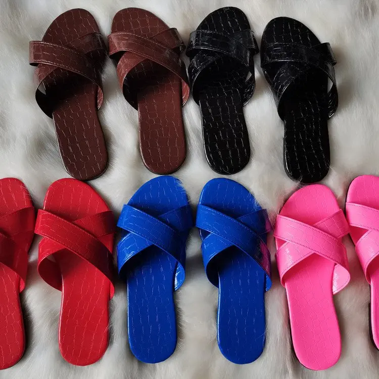 

Amazon AliExpress Hot Sale Beach Lady Slippers Plus Size Candy Color PVC Flat Cross House Slippers For Women