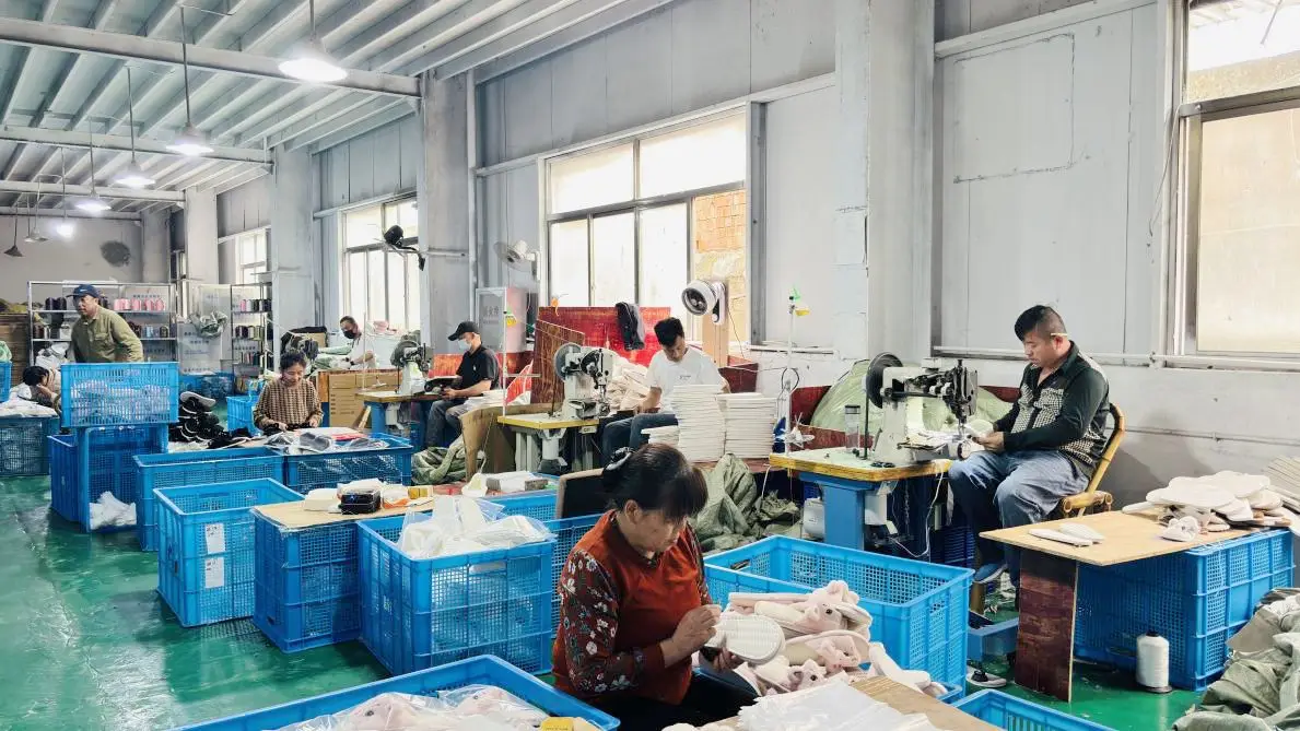 Yiwu Junzhu Shoe Industry Co., Ltd.