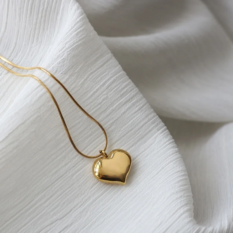 

2021 Minimalist Style Necklace Jewelry Accessories 18K Gold Plated Round Rope Chain Heart Pendant Necklace, Gold/silver/rose gold