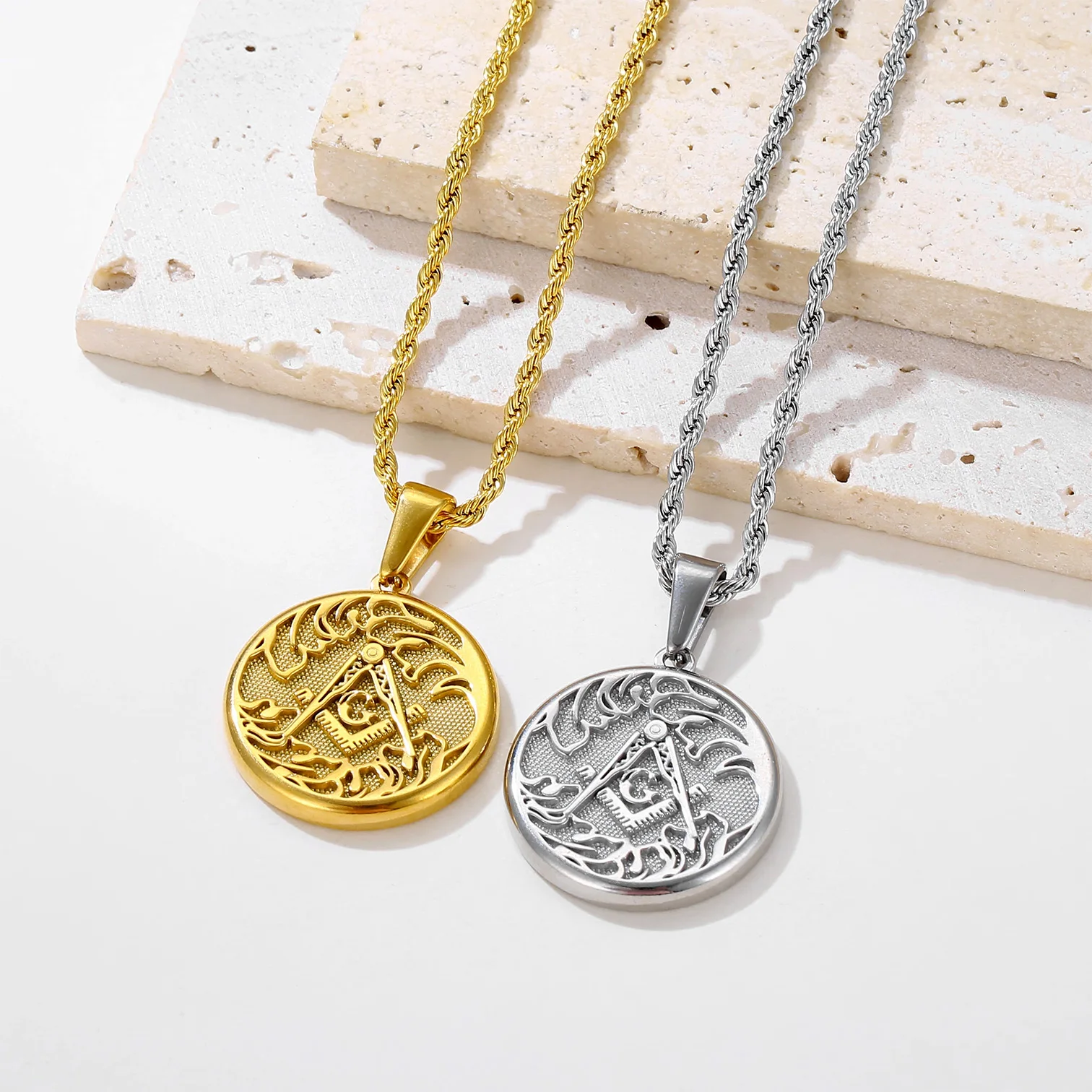 

Retro Masonic American Disc Pendant 316L Stainless Steel Men Fashion Jewelry Masonic Symbol Pendant Necklace