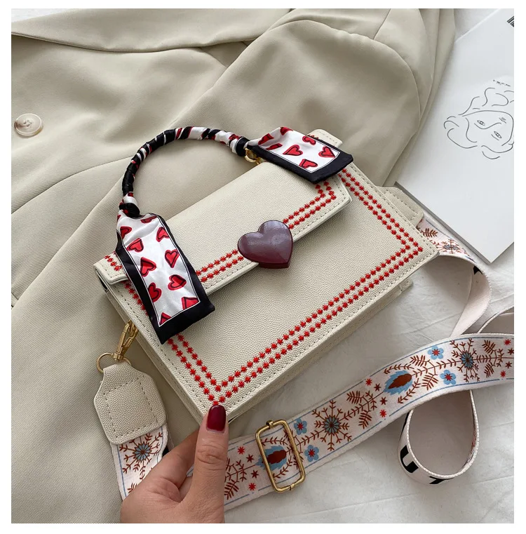 

KL110 115 Messenger bag women's wide shoulder strap bag casual handbag new style one-shoulder peach heart mini ladies bag