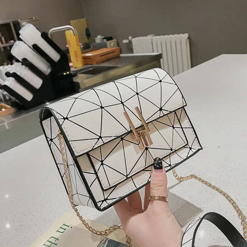 

New Korean Version leather shoulder bag 2020 Chain women wholesale bags plaid shoulder bag crossbody sling, Accept customized color