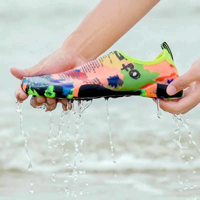 

2019 new arrivals outdoor sport water sport beach aqua shoes yoga barefoot water skin aqua shoes for walking on water, Picture showed