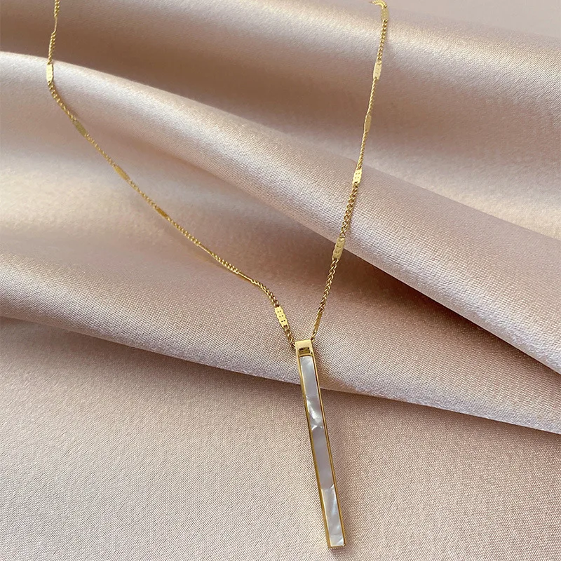 

2022 New Exquisite Titanium Steel Shell Bar Necklace 18K Gold Plated Bar Pendant Necklace