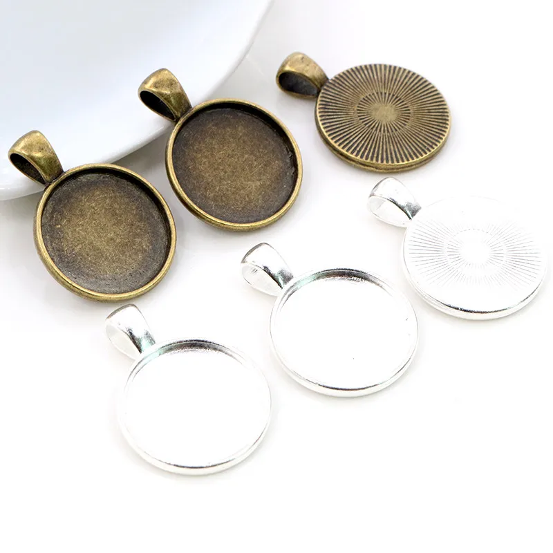 

20mm Inner Size Silver Plated and Bronze Classic Style Cabochon Base Setting Charms Pendant Blank Bezel Trays