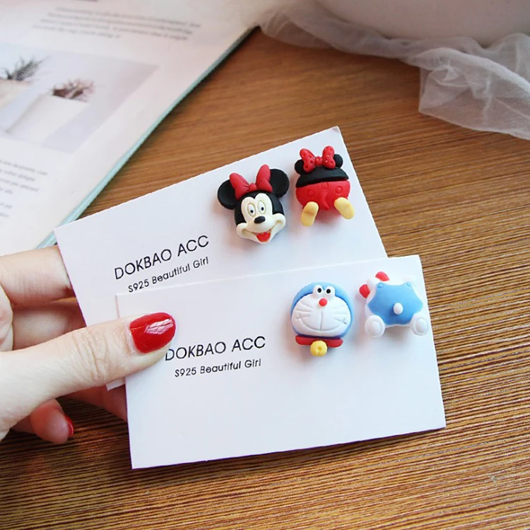 

Lovely Korean earrings fashion girl jewelry bear Cartoons stud earrings asymmetric funny earrings 925 sterling silver ear pin