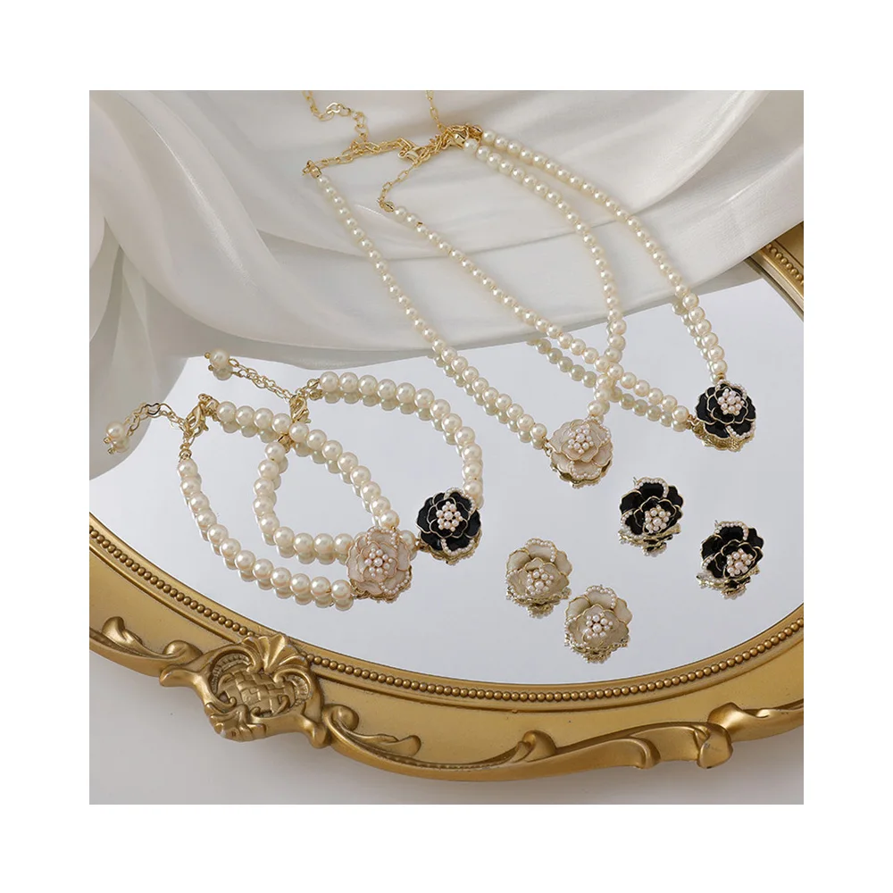 

Hot Selling New Design Romantic Rose Plate Pendant camellia Pearl Necklace&Bracelet&Earrings Gold Alloy Pearl Jewelry Sets, Pic