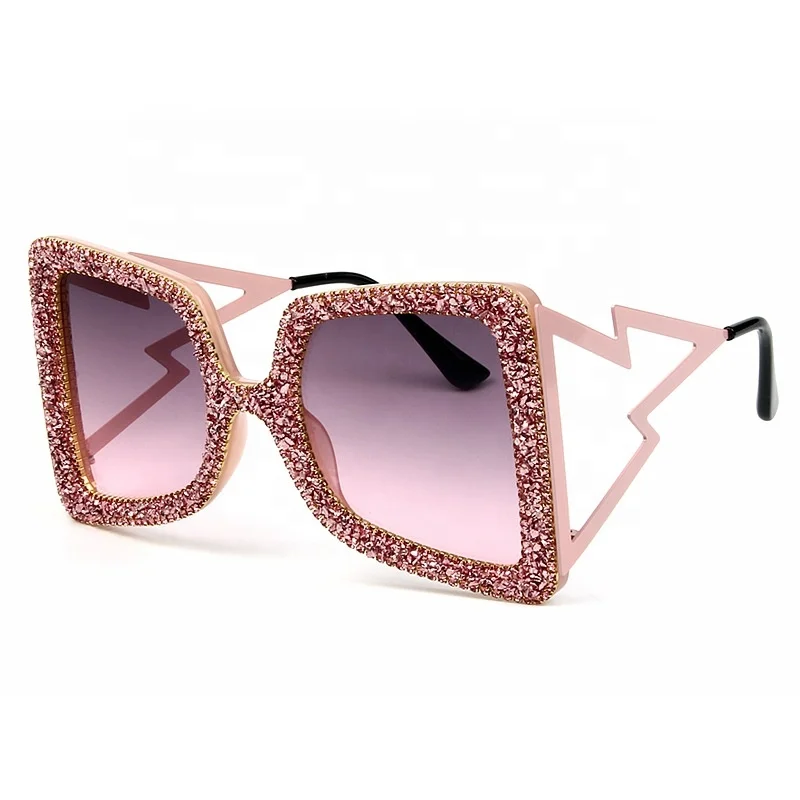 

Hot Selling Eyewear Fashion 2020 Oversized Square Bling Bling Diamond Sun Glasses Crystal Rhinestones Women Shades Sunglasses, Customized color