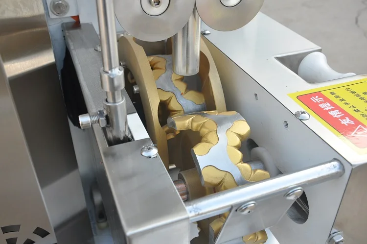 
commercial gyoza making equipment samosa dum making machine 