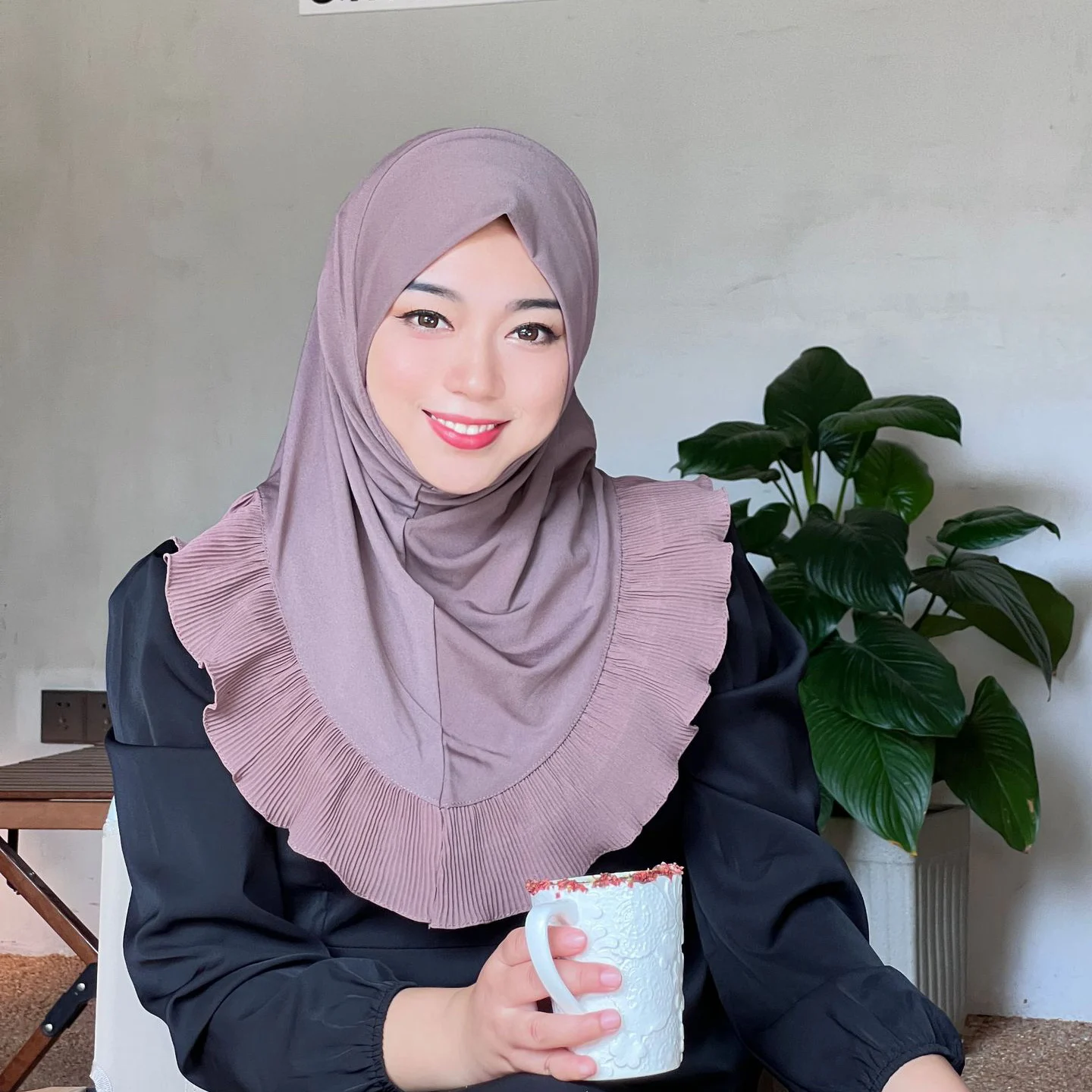 

Latest Adult Malaysian Ready to Wear Hijab Khimar Plain Ladies Muslim Women Premium Tudung Ruffles Instant Hijab Bergo