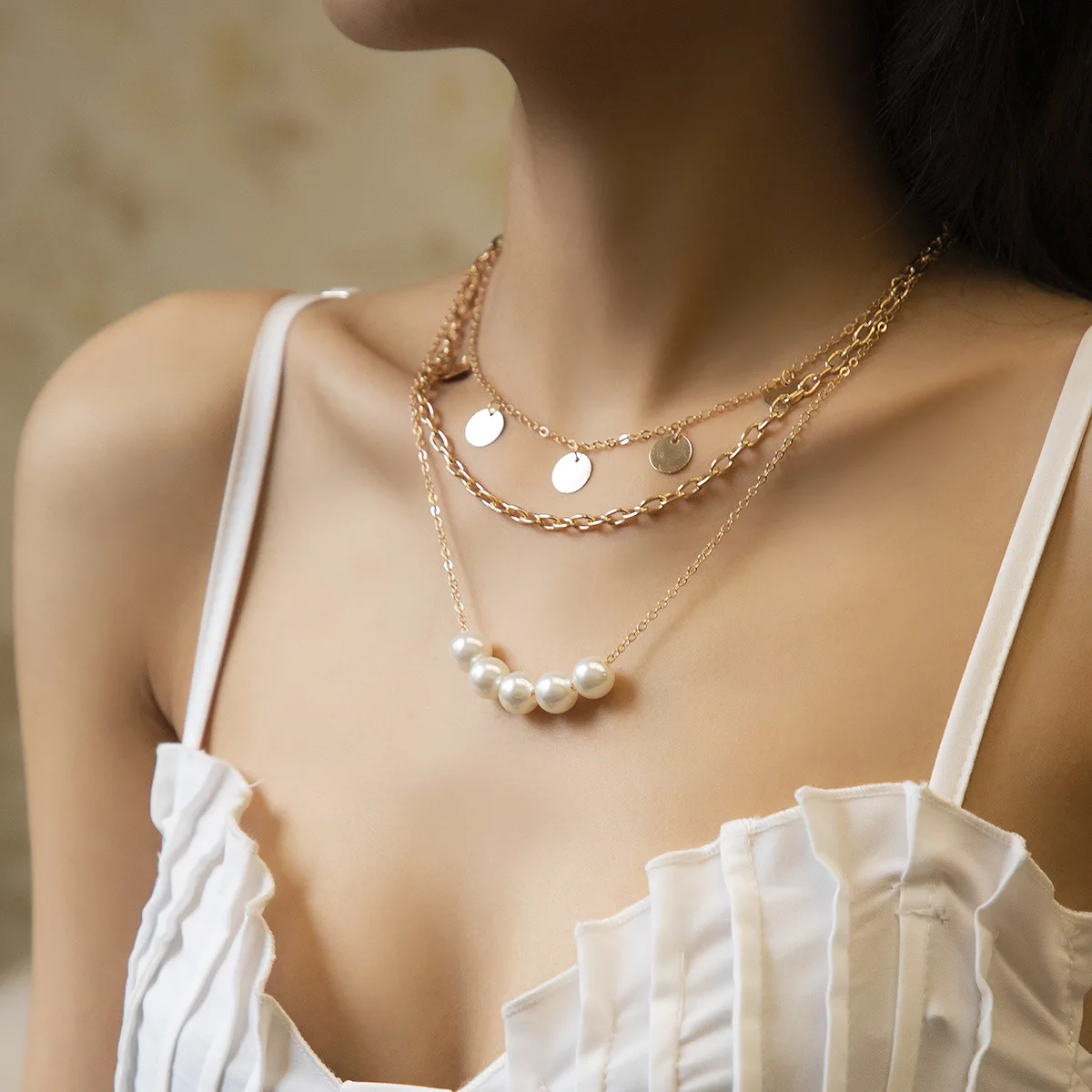 

Exquisite Design Multi Layer Baroque Pearl Necklace Gold Plated Metal Disc Link Chain Necklace For Women