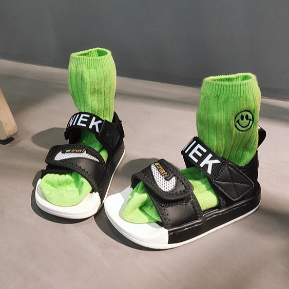 

New summer moisture-resistant soft soled children's sandals