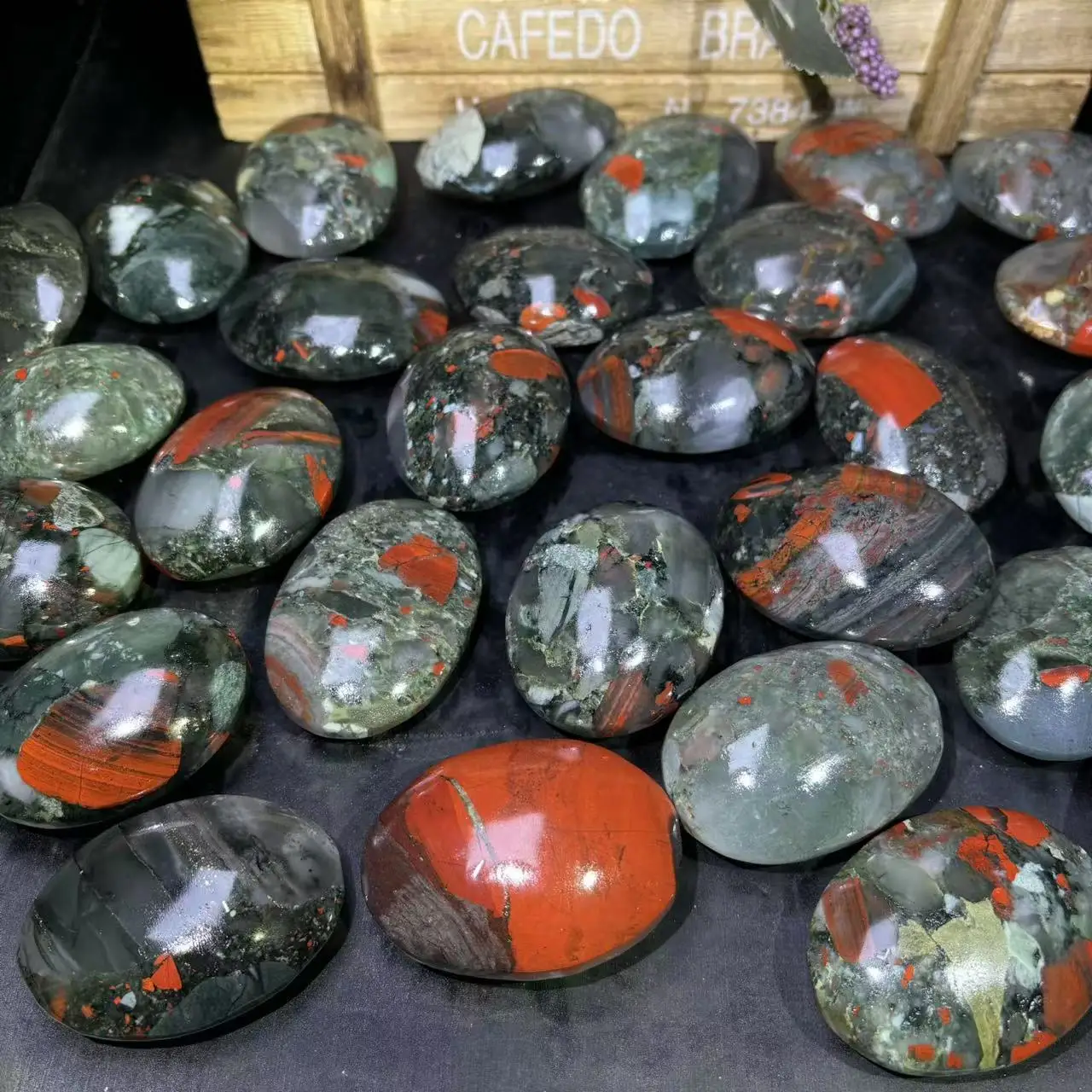 Kindfull Wholesale Natural Blood Stone Palm Healing Crystal Blood Stone Carved Craft for Decoration