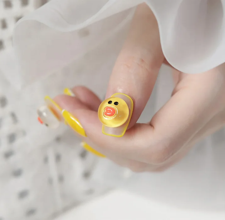

Popular Cartoon 3D Rotatable Brown Bear Bunny Cony Kawaii Animals Nail Art DIY Manicure Nail Art Decorations