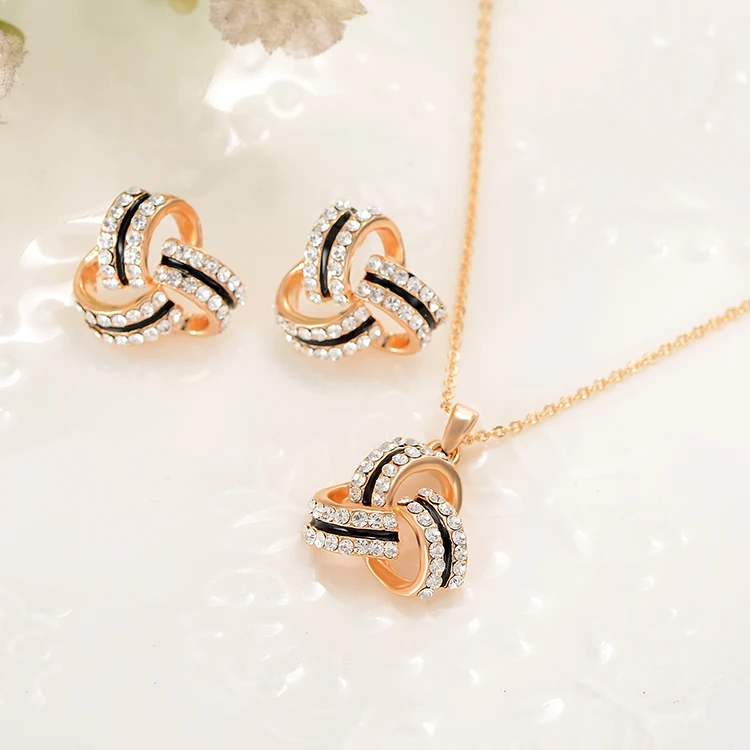 

2020 Women Earrings Jewelry Set Luxury Gold Silver Color Chain Necklace Earrings Ornament, Avaliable