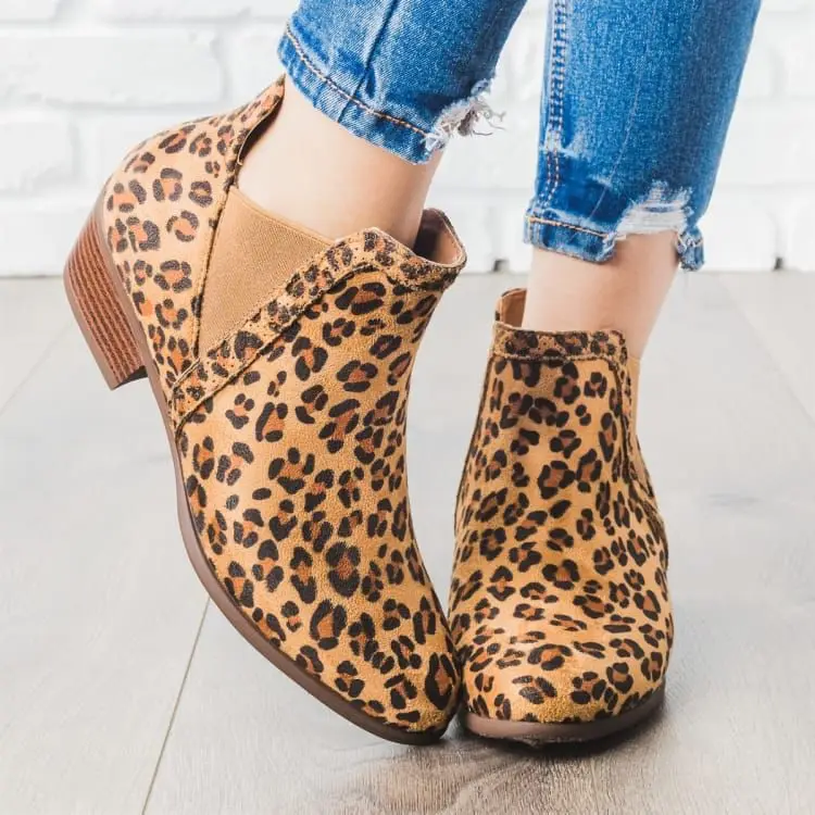 

Wholesale Hot Fashion Leopard Print Slip On High Heel Ankle Chelsea Boots Women's Boots Women Shoes