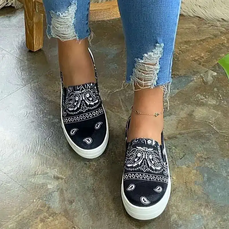 

Explosive large size satin slip-on shoes four seasons women's shoes round toe low heel PU fisherman shoes, Picture color