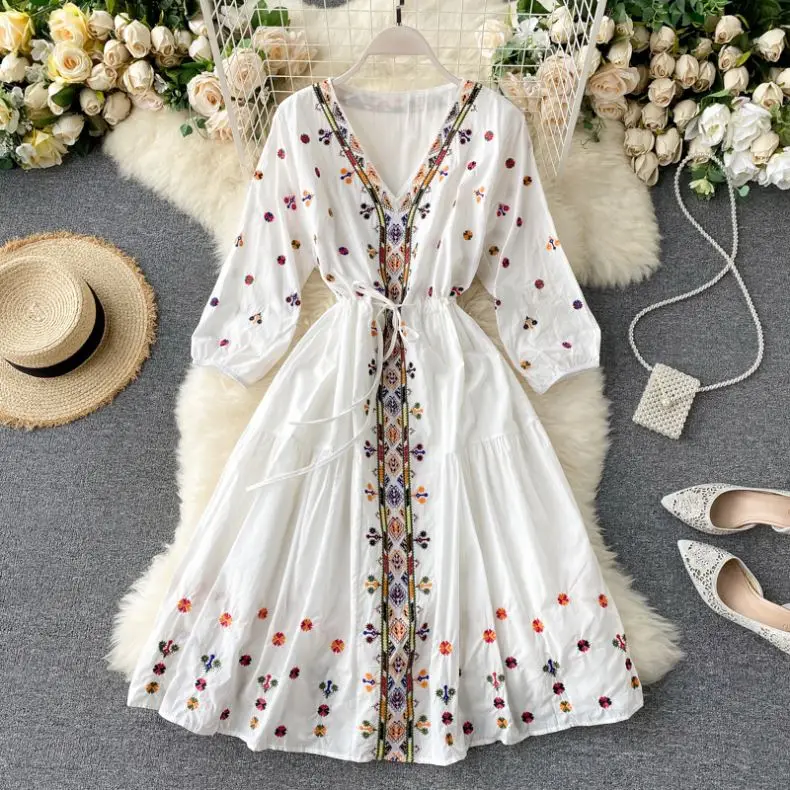 

2021 New Casual Holiday Dress Women Clothing Fashion Bohemian Summer Lady Embroidery Doll Collar Puff Sleeve Short Midi