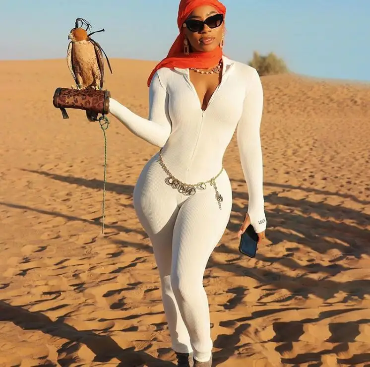 

Women Yoga Jumpsuit Gym Workout Clothing Aesthetic Line Design Seamless Female One Piece Hip Lifting Fitness Yoga Set