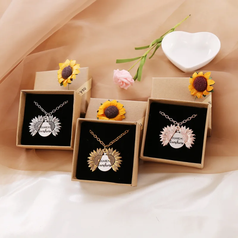 

2022 New Arrived 14K Gold Plated Letter Engraved Floral Necklace 3 Colors Openable Double-sided Lettering Sunflower Necklace, Picture