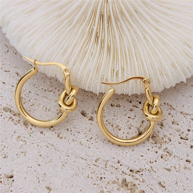 Dainty Elegant Femme 18K Gold