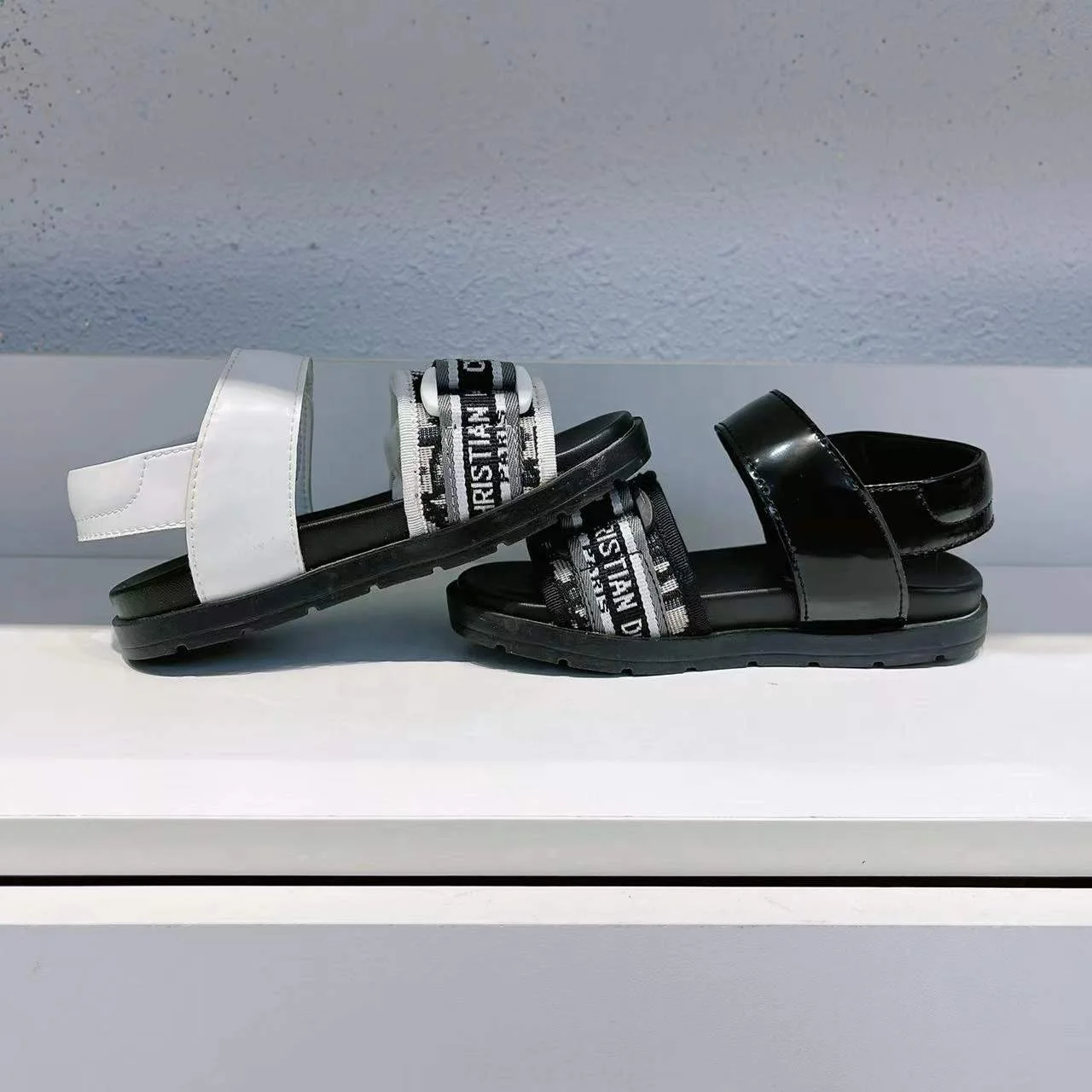 

DR High-end girls Roman sandals 2022 summer new Korean fashion big children children little girls princess shoes