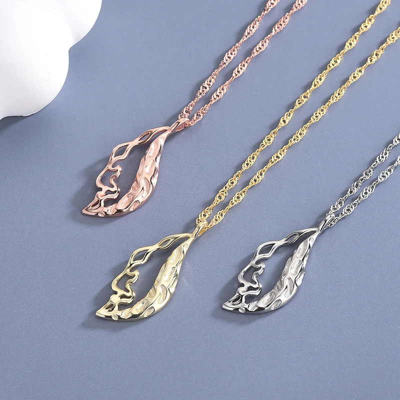 

Water wave chain S925 sterling silver gold leaf necklace female 2021 new niche design advanced sense of temperament clavicle cha, Picture shows