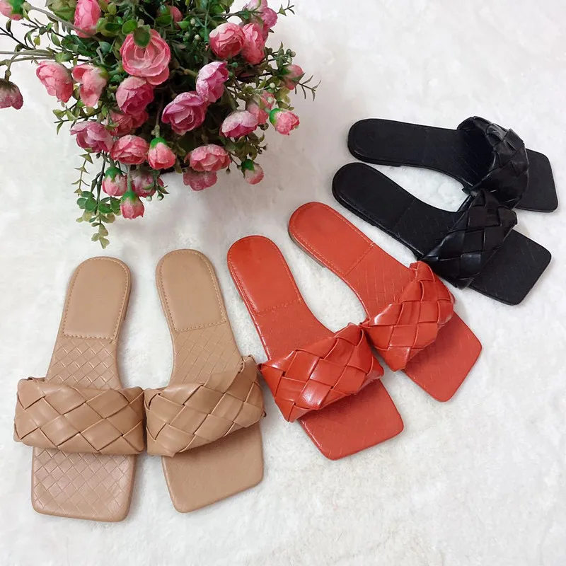 

Wholesale 2021 new design fashion woven decorated ladies sandals anti-slip flat bottom square head women's slippers