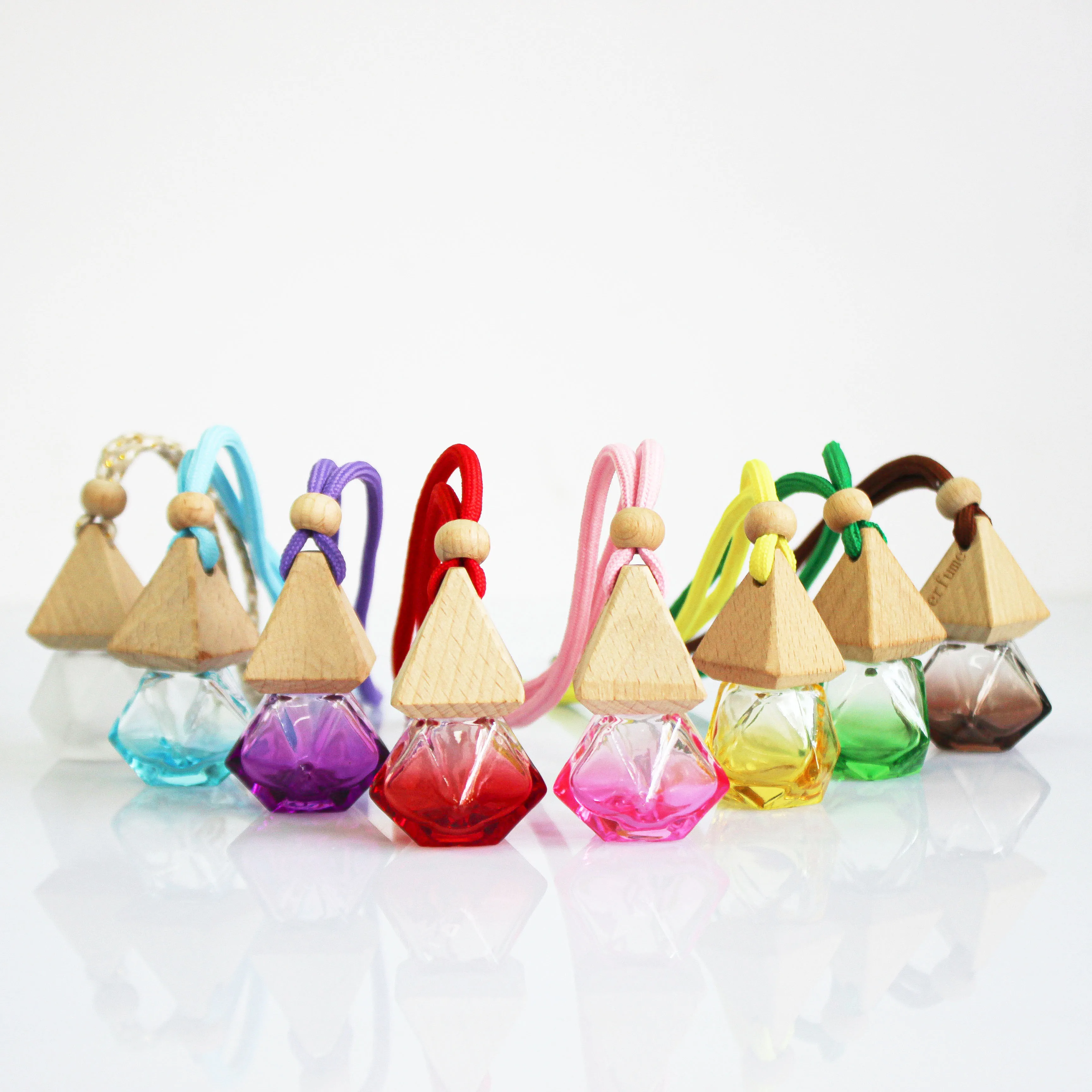 8ML Rhombus Shaped Empty Perfume Bottle with Color Body and Wooden Cap Car Interior Accessories Hanging Diffuser Glass Bottles
