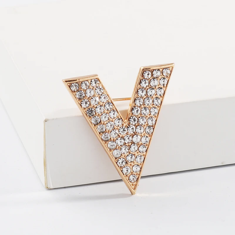 

V-shaped letter rhinestone logo brooches pins women temperament high-end gender pin design c g brooch matching accessories