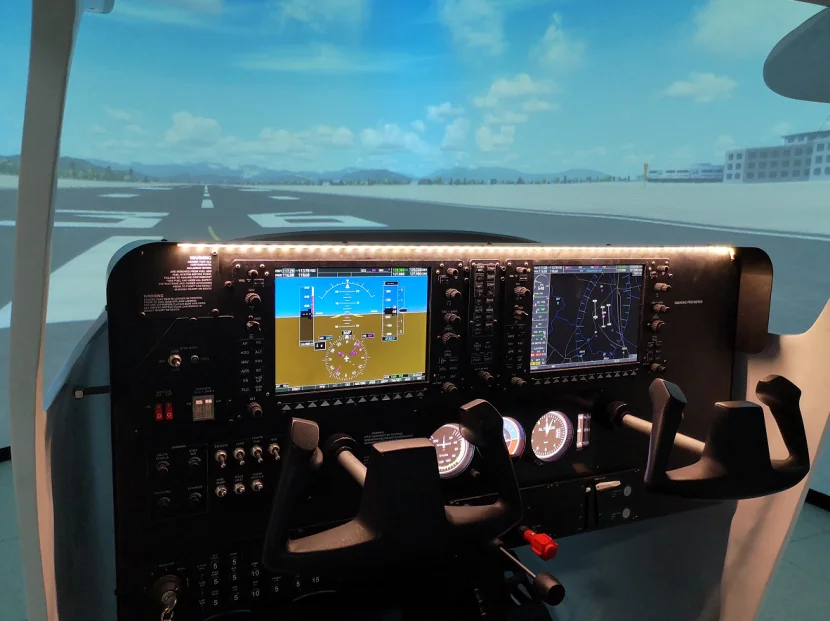 172 Flight Simulator With Three Channel Annulus Visual System - Buy 