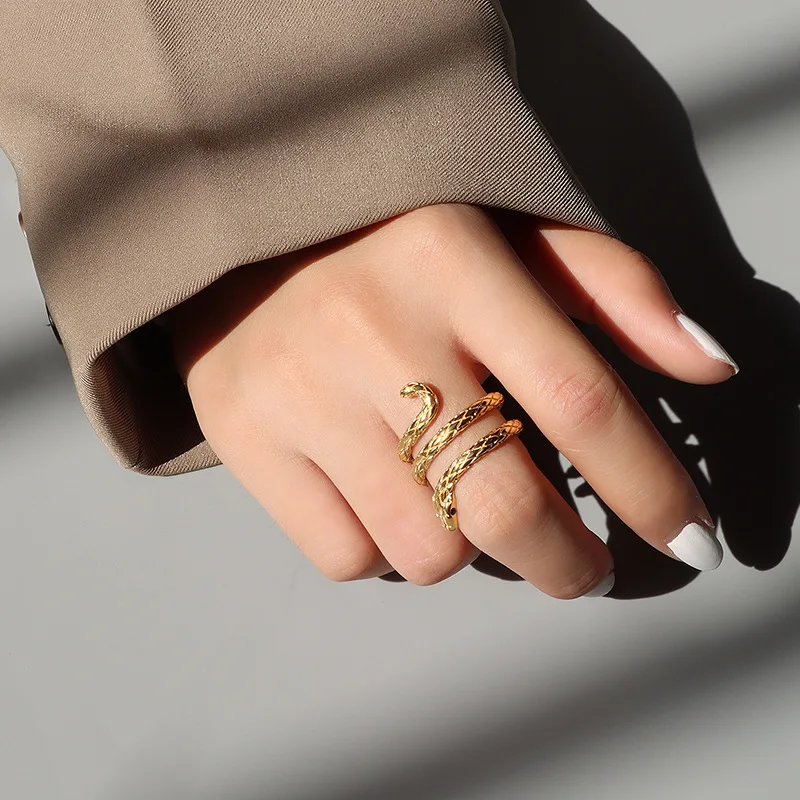 

Fashion snake ring 18K gold plated trendy titanium steel ring