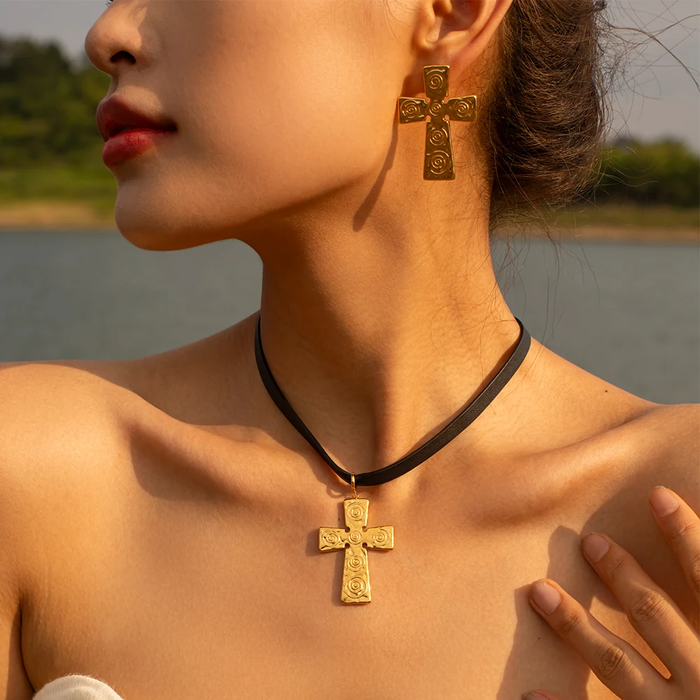 

J&D Stainless Steel Gold Plated Cross Necklace Leather Rope Spiral Texture Personalized Cross necklace