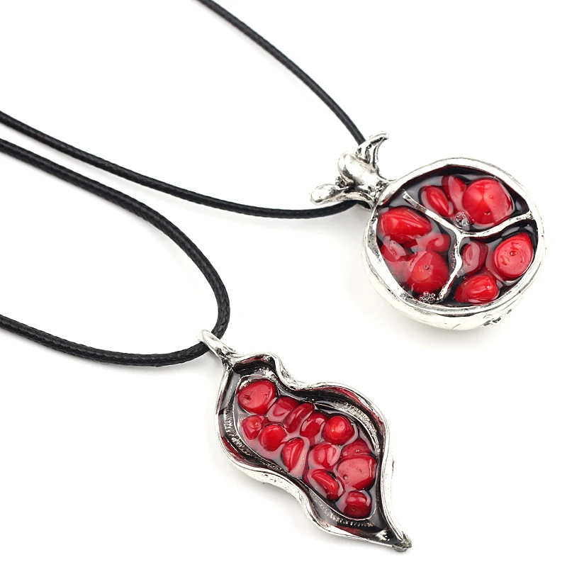 

Hot Selling Creative Accessories Korean Retro Necklace Pendant Men Women Pomegranate Leave Alloy Necklace Wholesale, Picture shows