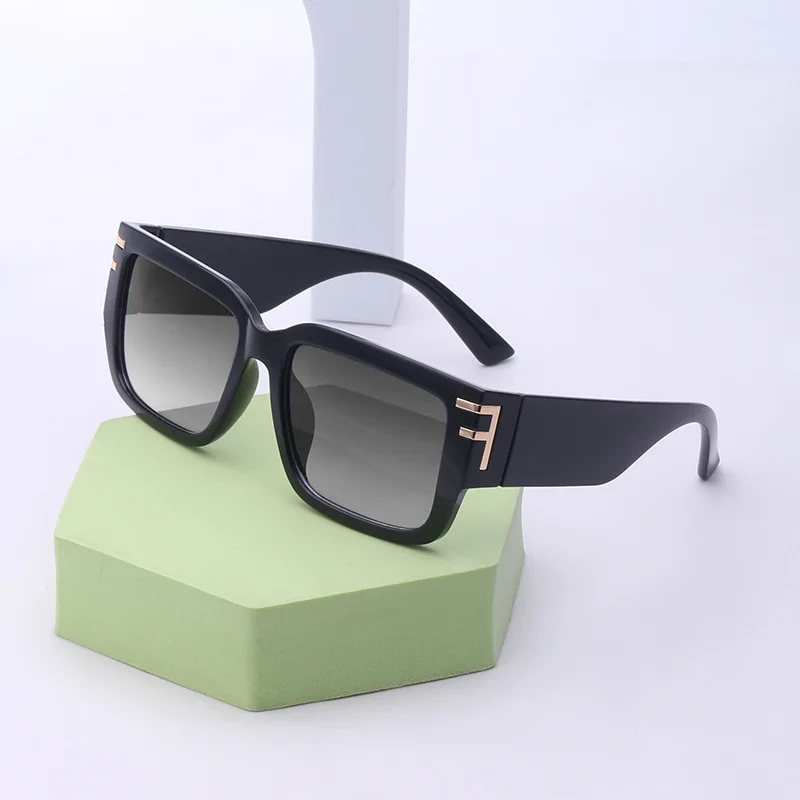 

2021 Fashion New Korean Version Celebrity Style Women Shade Big Frame Sunglasses, Customized color